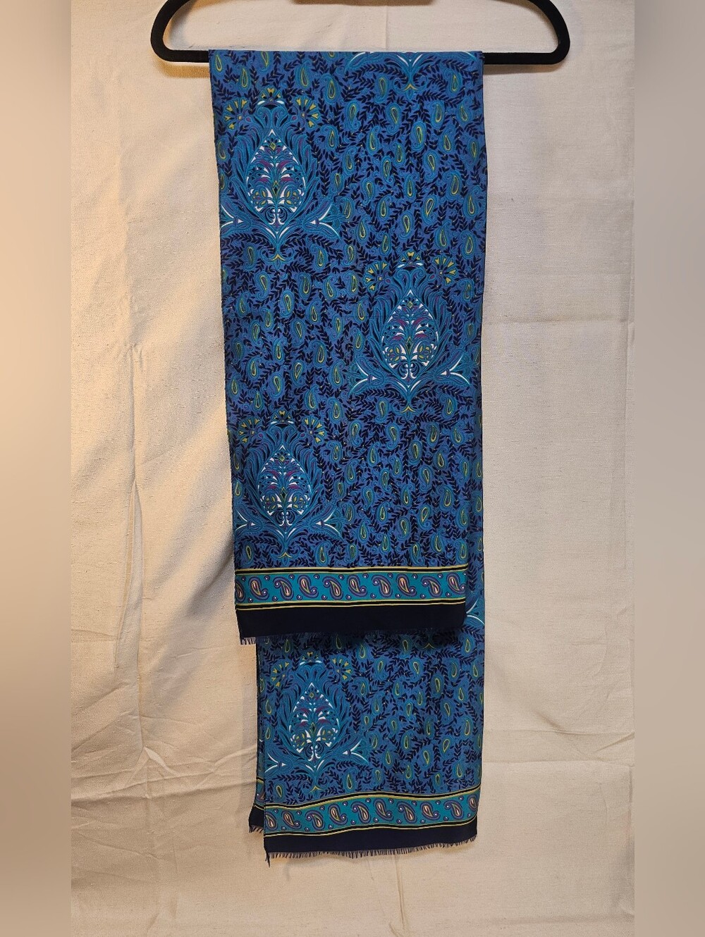 Women's Blue Paisley Print Scarf / Shawl